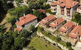 Τα Πέτρινα Aparthotel 3*